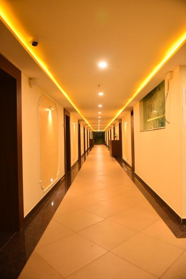 M R Residency Dharwad. Lägenhet Exteriör bild