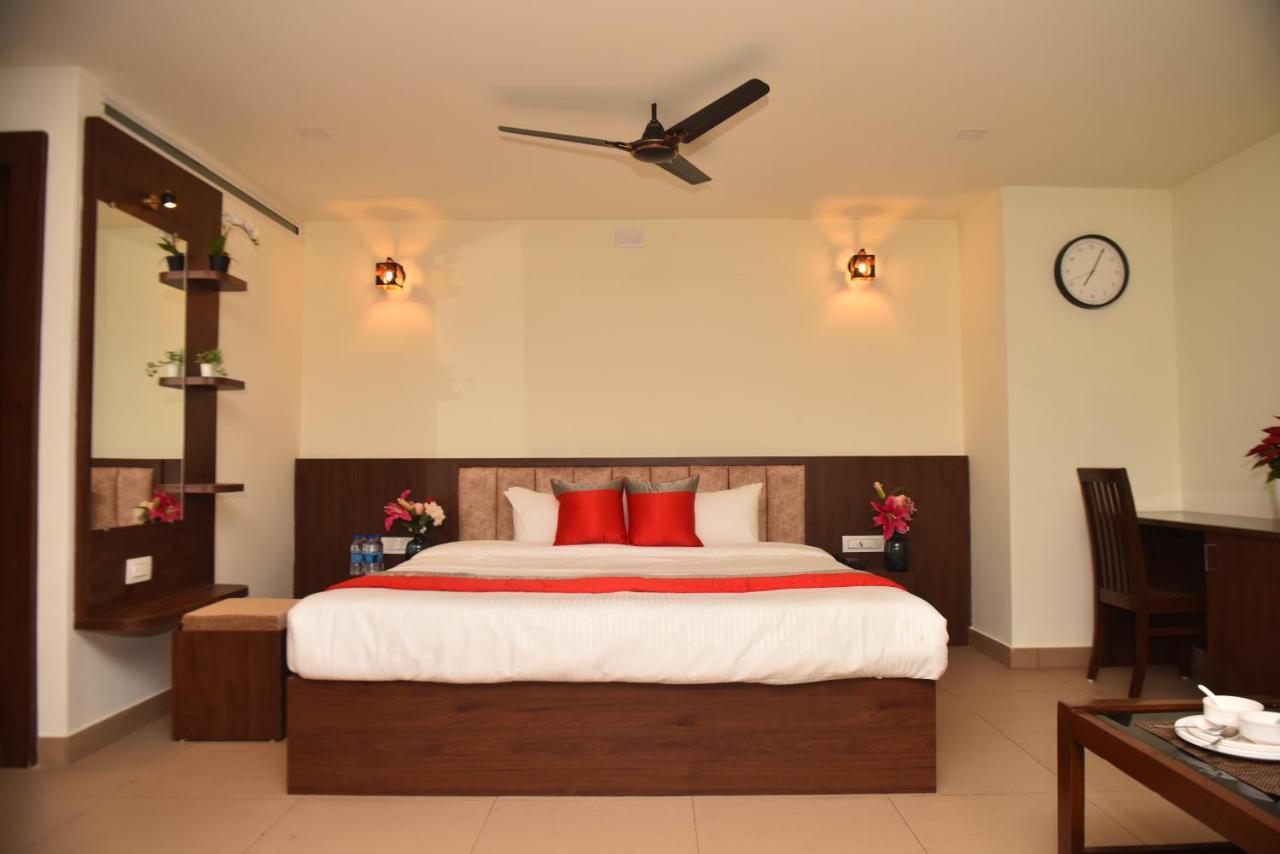 M R Residency Dharwad. Lägenhet Exteriör bild